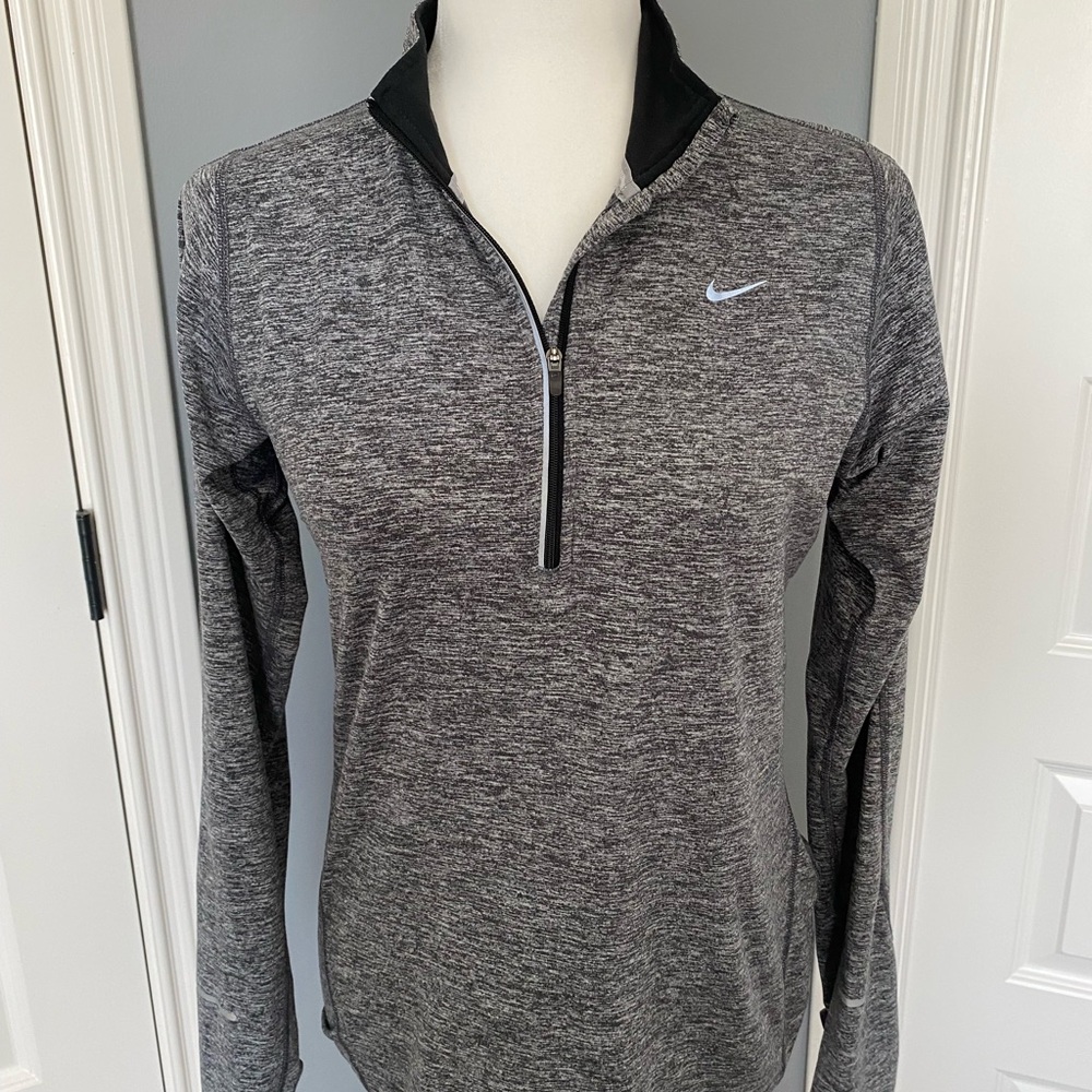 Women's NIKE® DRI-FIT ELEMENT TOP HALF ZIP size small